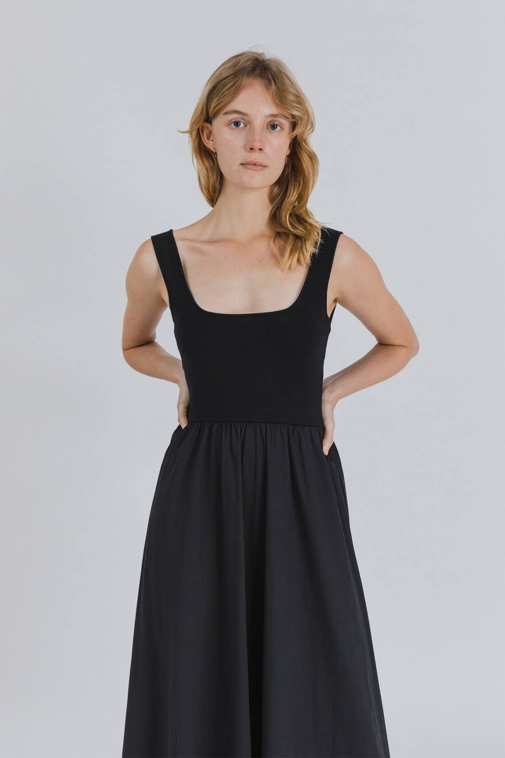 The Lucinda Dress: MEDIUM / BLACK